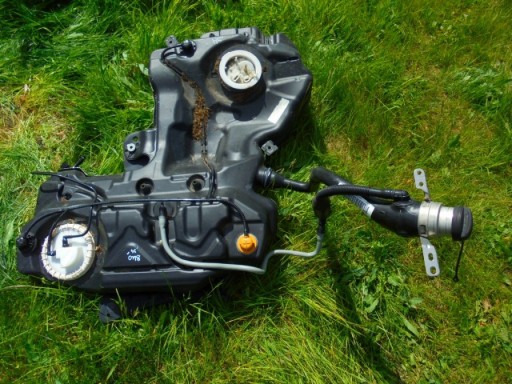 фото №1, Idealny kpl.zbiornik пального audi s4 b8 1