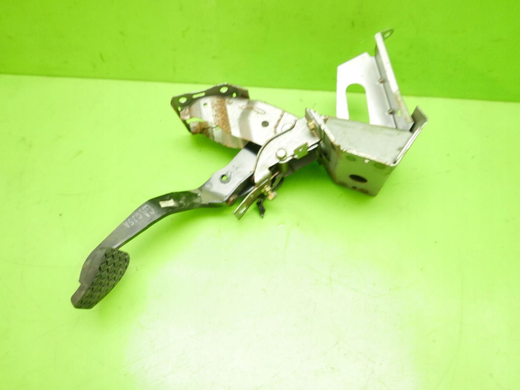 фото №4, Педаль тормоза mazda 6 i gg 2.0 16v hb 02-05