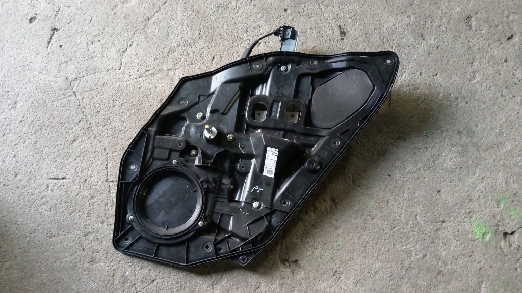 фото №1, Mazda 2 07-14 5d подъемник стекло правый задняя панель