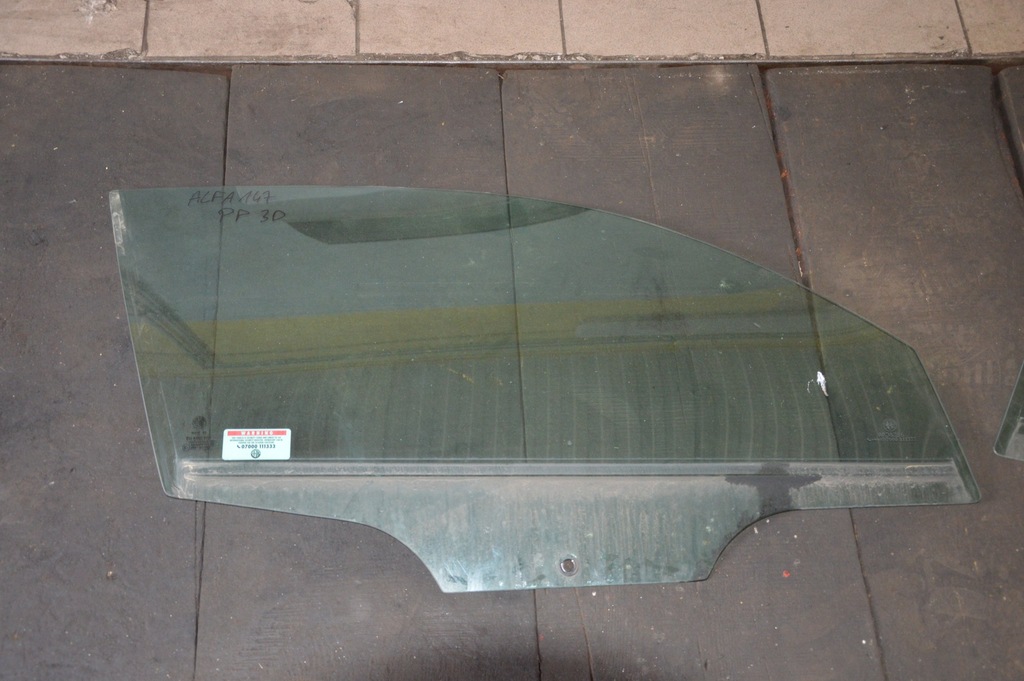 фото №1, Стекло боковая alfa romeo 147 правый перед