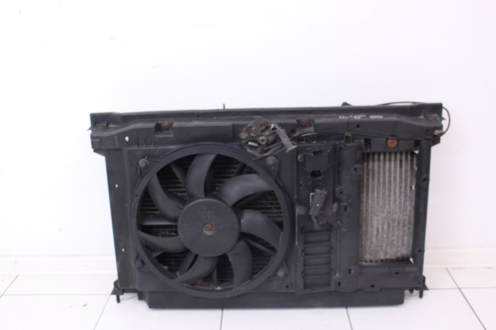 фото №1, Citroen c4 1.4 hdi pas передний радиатор комплект