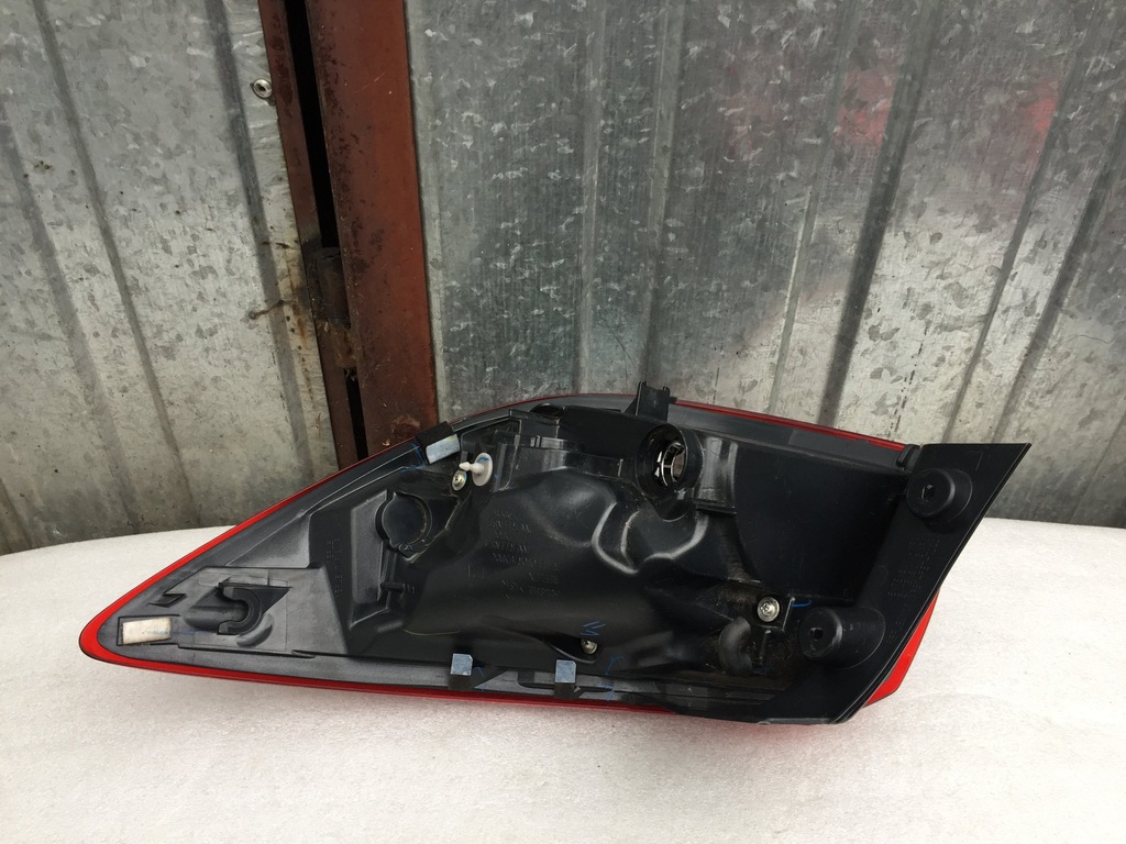 фото №3, Mazda 2 ii левая лампа задняя задняя задняя 2015-