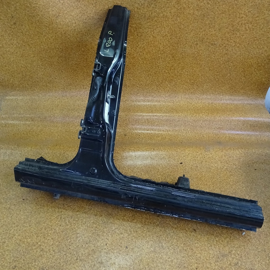 фото №1, Mitsubishi l200 08r блок двигателя порог правый