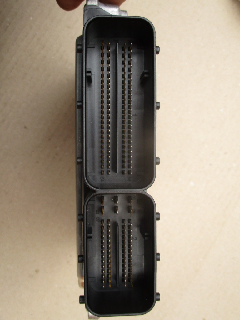 фото №5, Bmw e90 бортовий комп'ютер двигуна 7811700 0281015043