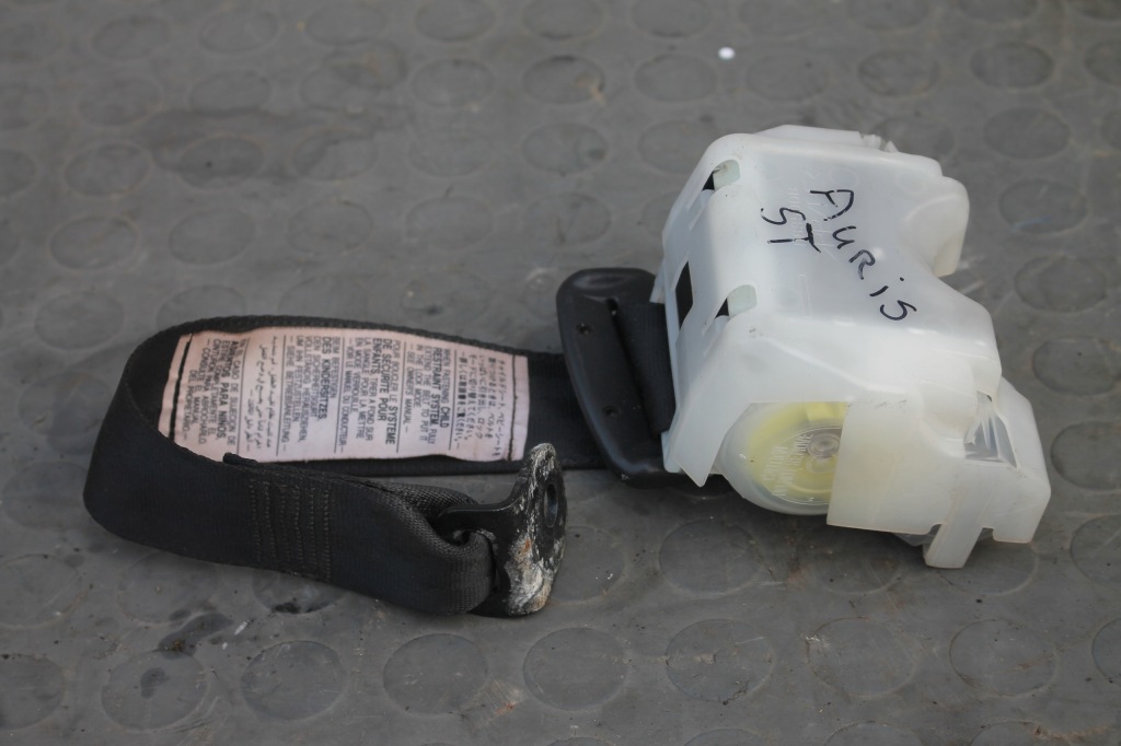 фото №1, Pas средний середина задняя toyota auris 06-12