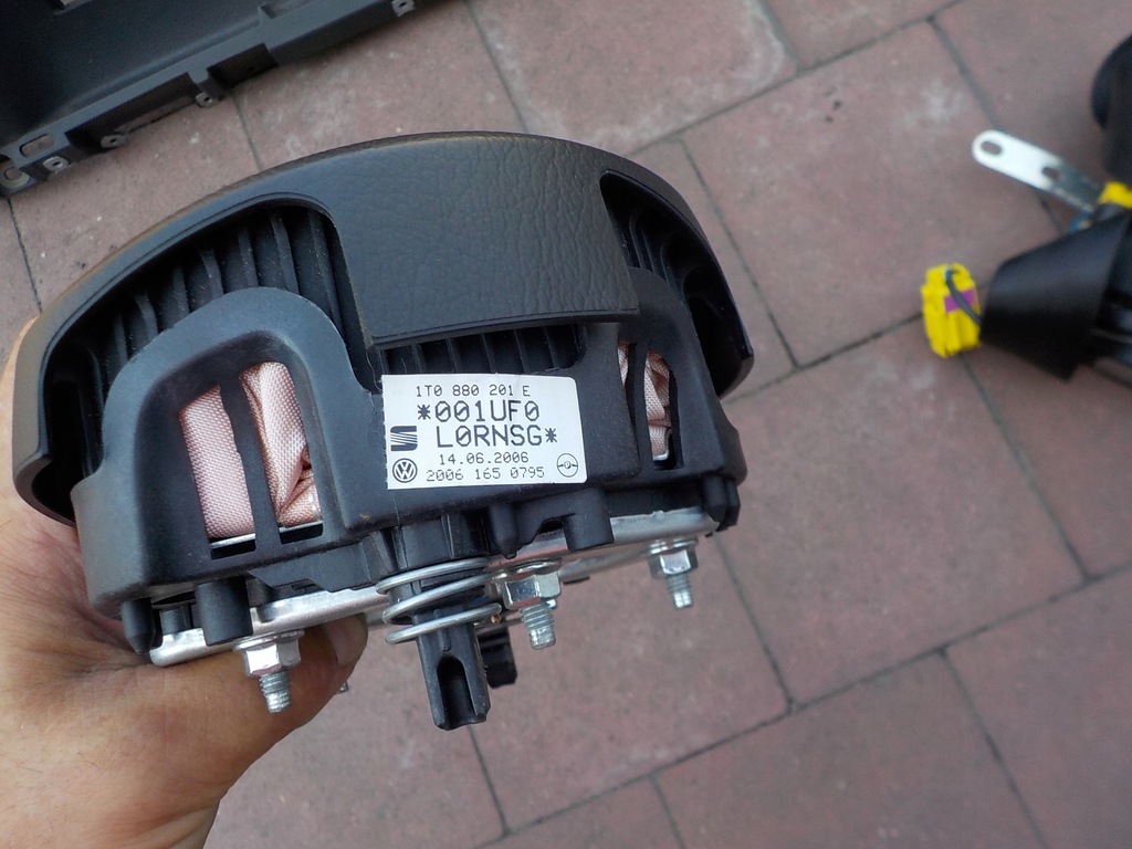 фото №4, Touran панель приладів приладова консоль подушки безпеки ремені