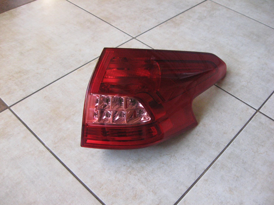 фото №1, Правая лампа - citroen c5 iii - kombi - 2008 - led