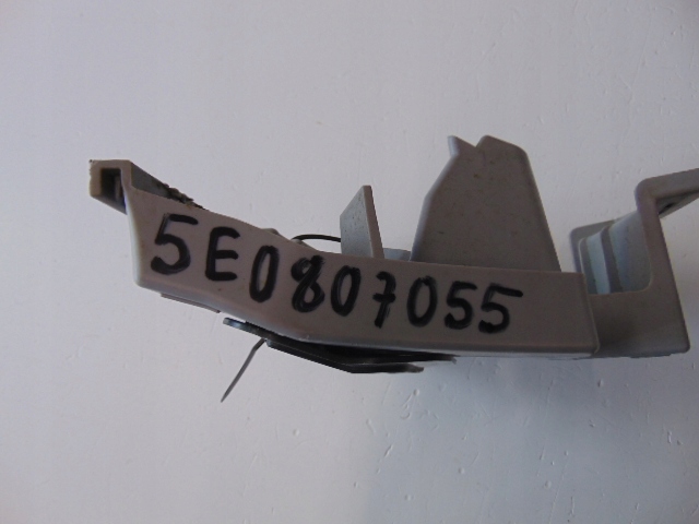 фото №6, Направляющая левый перед skoda octavia iii 5e0807055