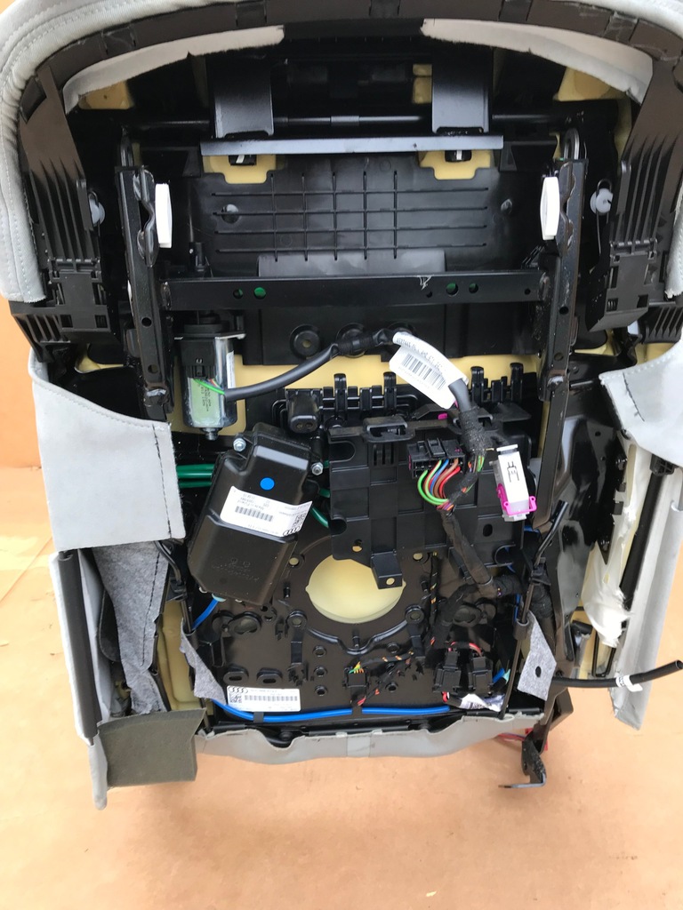 фото №6, Заднее сиденье сиденья задние valcona titangrau audi a8 d4 4h