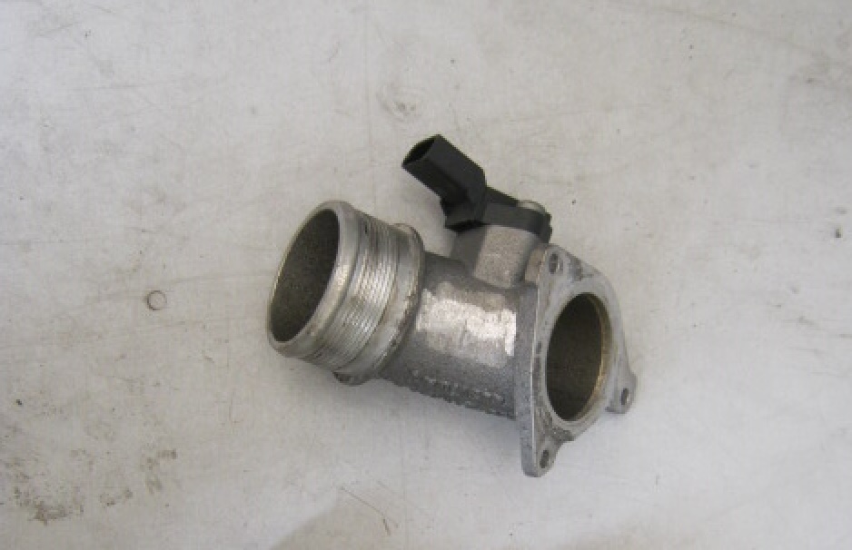 фото №1, Audi a8 4h труба колено коллектор 057145957q