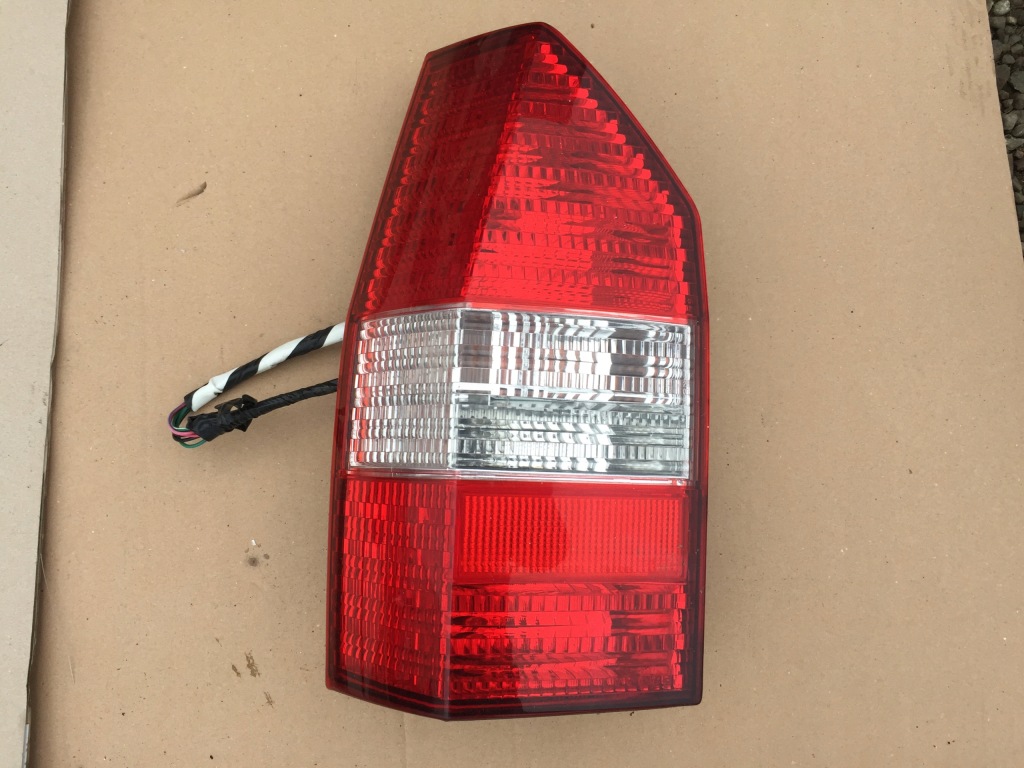 фото №1, Задняя левая лампа mitsubishi space wagon 1998-2005