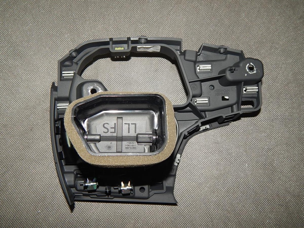 фото №4, Audi a4 b9 решітка повітропровід 8w1820901b