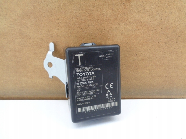 фото №1, Toyota yaris iii модуль дверь 89740-0d280