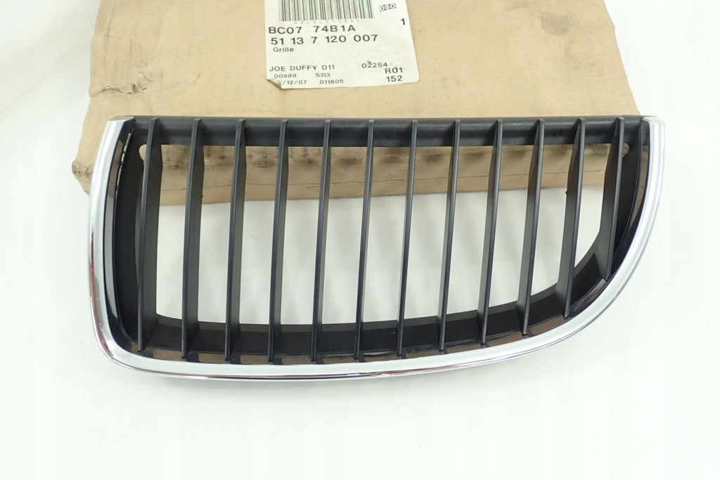 фото №13, Решётка радиатора bmw 3 e90 7120007 2.0l дизель 2007