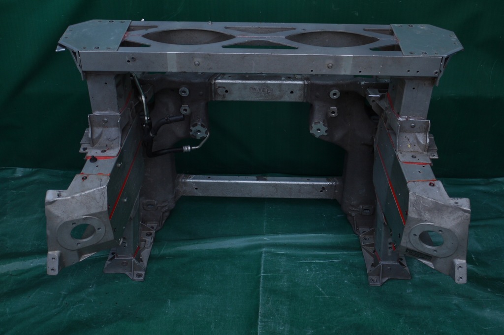 фото №1, Рами чверть заклепки aston martin rapide 2010-2020r