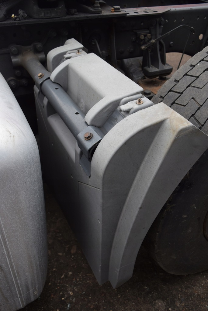 фото №8, Кріплення крила кронштейн mercedes actros mp3