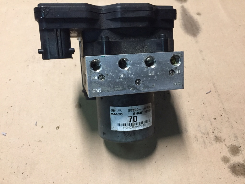 фото №1, Насос abs блок управления kia rio iv 1.4 b 58920-1w700