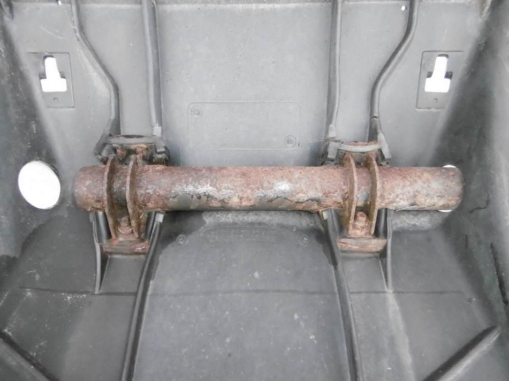 фото №8, Підкрилок кронштейн лівий перед magnum