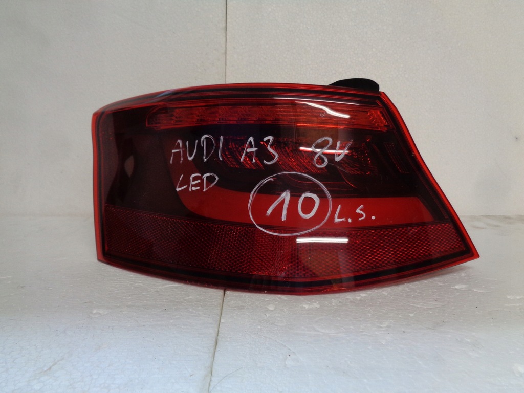 фото №1, Audi a3 8v3 хэтчбек лампа задняя левая 8v3945095b