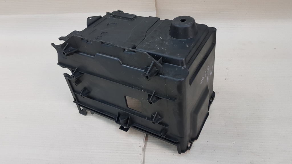 фото №6, Mazda 3 коробка акумулятор bp4k56040