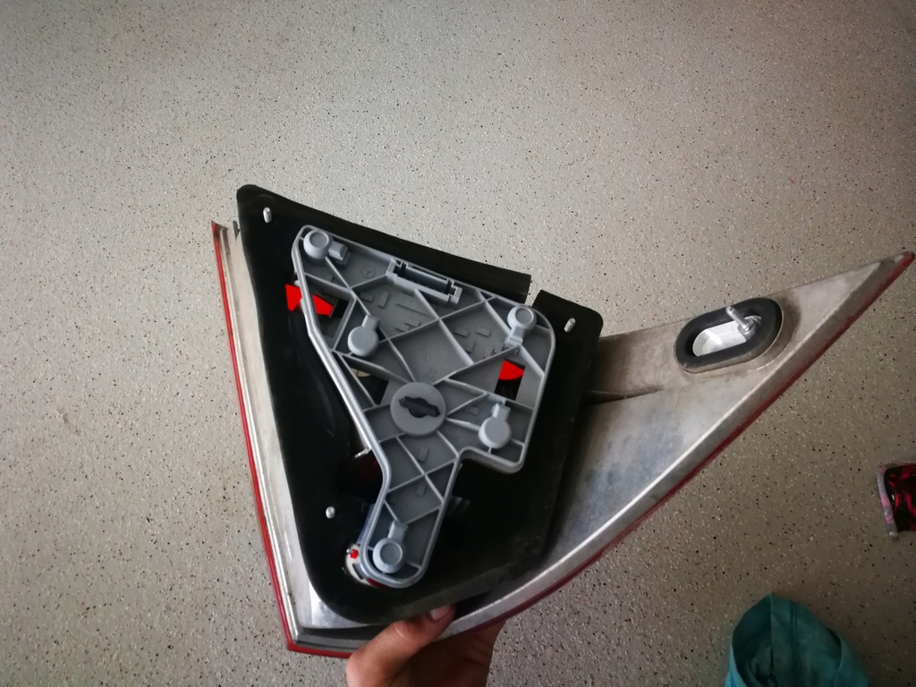 фото №6, Mercedes w203 лампа задняя правая sedan