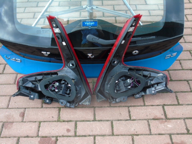 фото №6, Volvo v40 лампи бампер кришка багажника задня 2015r.