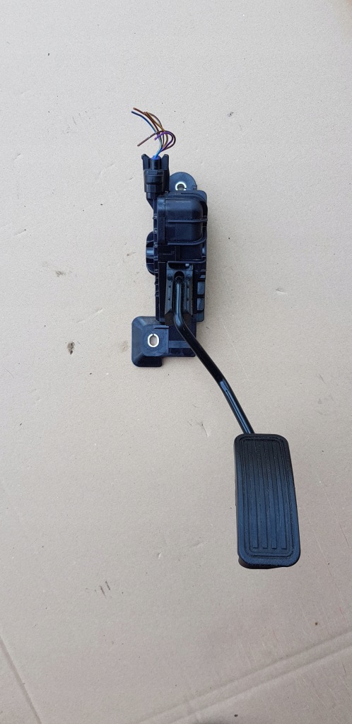 фото №1, Педаль потенциометр газа mazda 5 citd 198800-3490