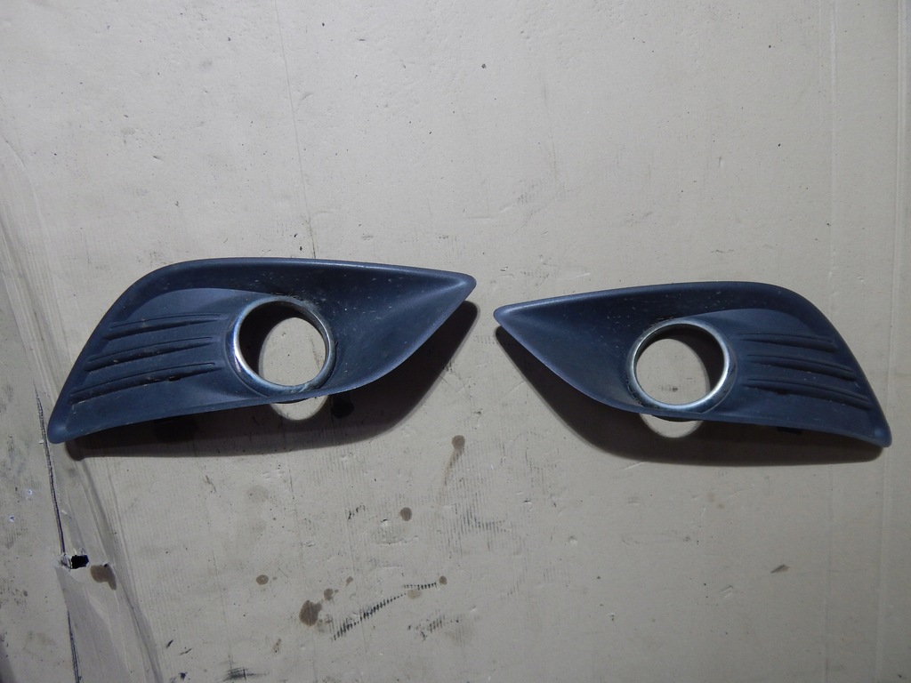 фото №2, Рамка решітка протитуманна фара ліва focus mk2 lift