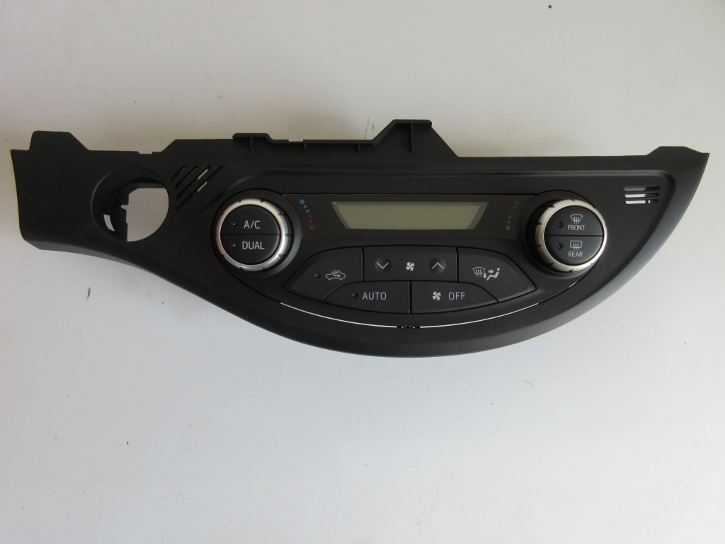 фото №1, Yaris iii 2017 lift панель кондиционера