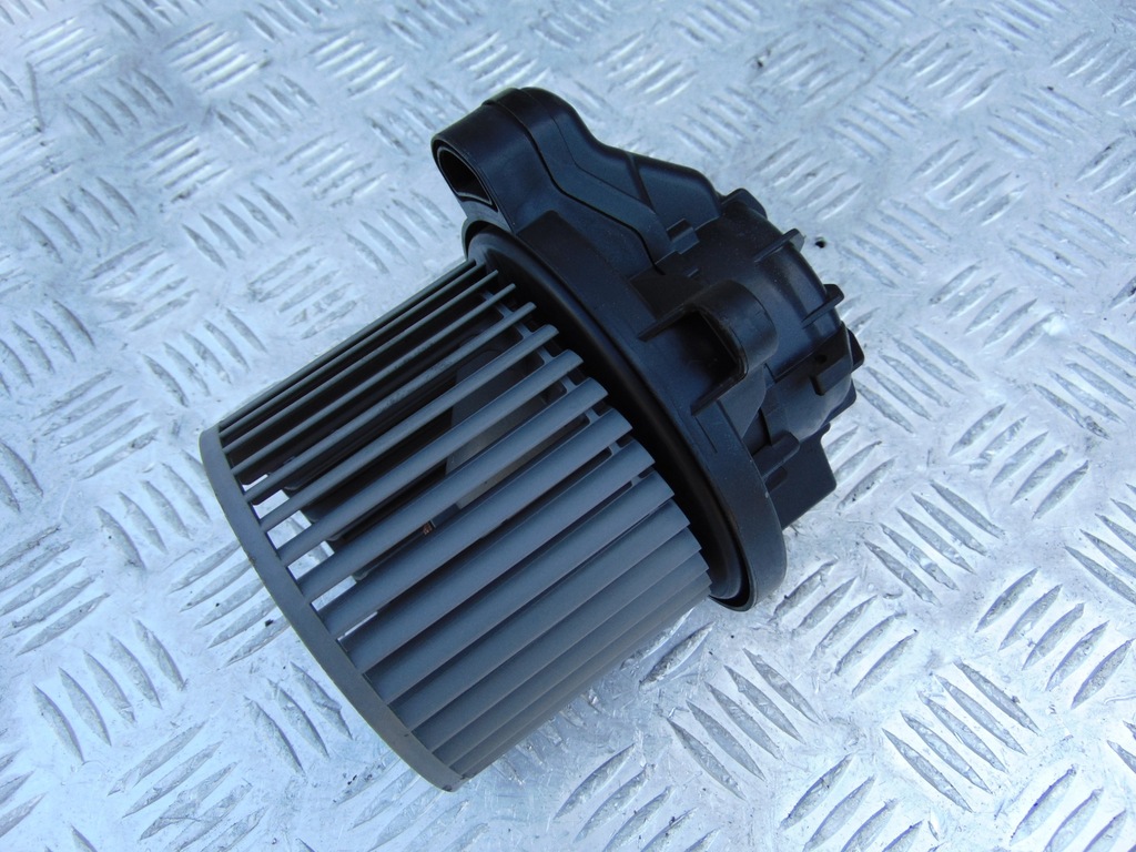 фото №1, Hyundai i10 ii вентилятор вентилятор отопителя 13-