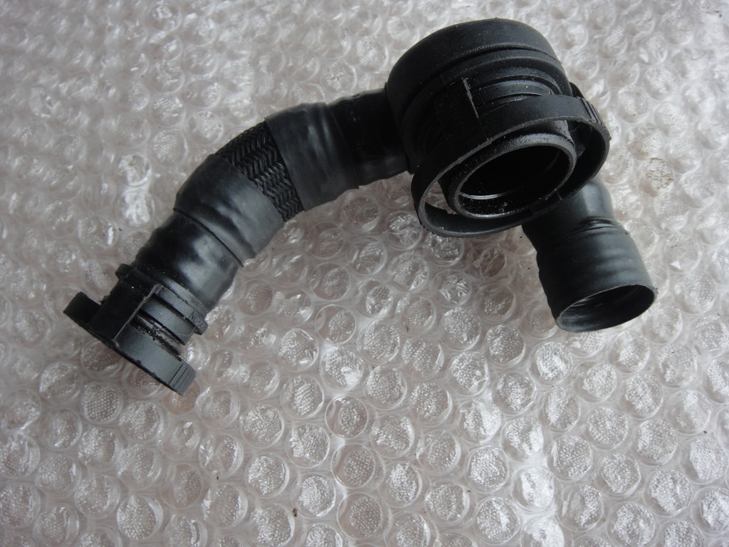 фото №1, Audi a3 шланг воздуха 06a131127l