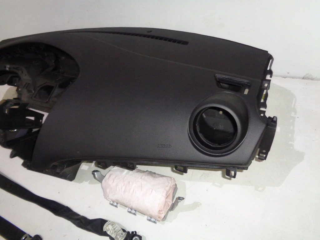 фото №2, Mazda 3 st. m. панель приладів консоль подушка безпеки ремені