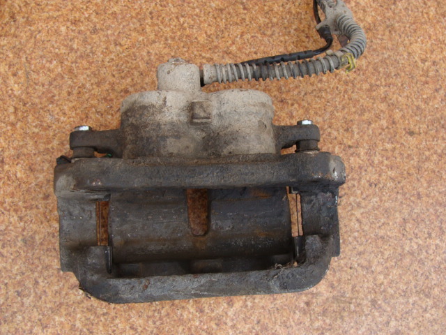 фото №1, Land rover discovery 3 07r 2,7td супорт гальма p