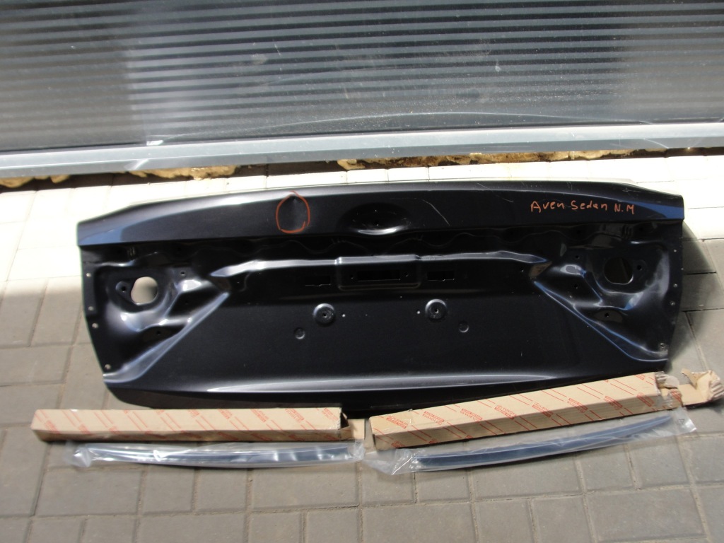 фото №1, Хром кришки задня задній toyota avensis sedan 17 18 -