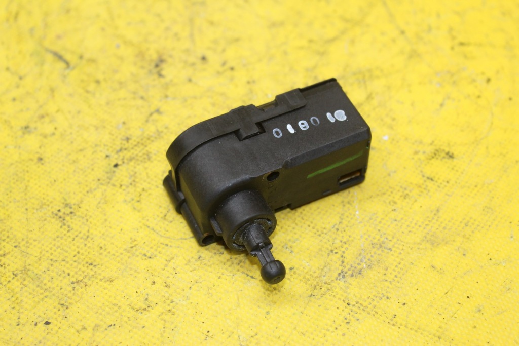 фото №1, Моторчик регулировки лампы левый перед vw sharan