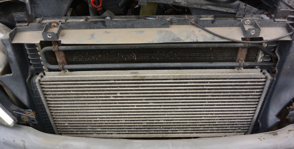 Купити Радіатор інтеркулер mercedes sprinter 313 2,2cdi