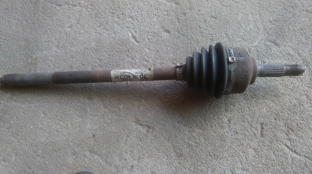 фото №1, Peugeot 208 приводной вал левая передняя 1.4 hdi
