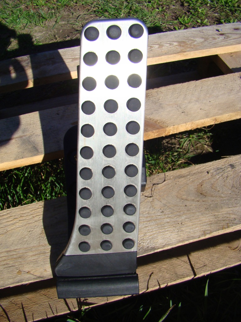 фото №1, Mercedes w 218 педаль газу