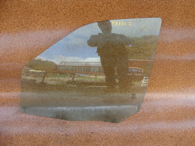 фото №1, Land rover freelander 2 09 стекло дверь перед левый