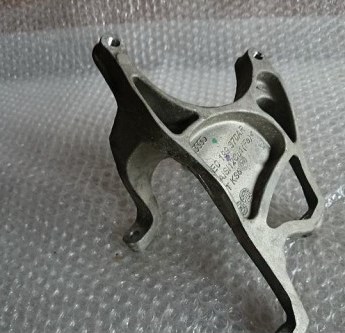 фото №1, Audi a8 d3 4,2 fsi кронштейн двигателя 4e0199370ar